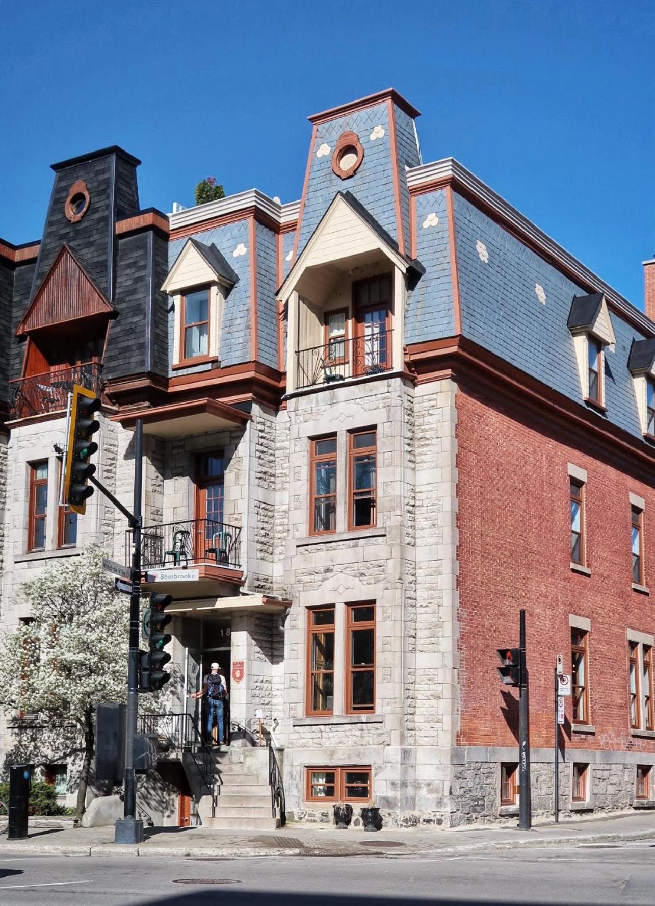4 Hôtels Centraux près de Pointe-à-Callière à Réserver