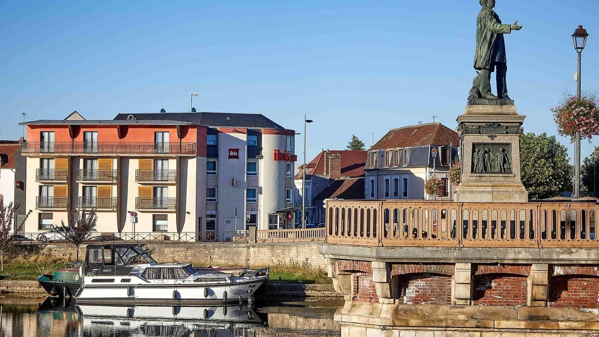 10 Hôtels Familiaux sur l'A6 qui Facilitent le Voyage