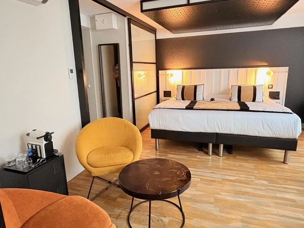 Où Séjourner à La Rochelle : 4 Hôtels Romantiques au Centre-ville