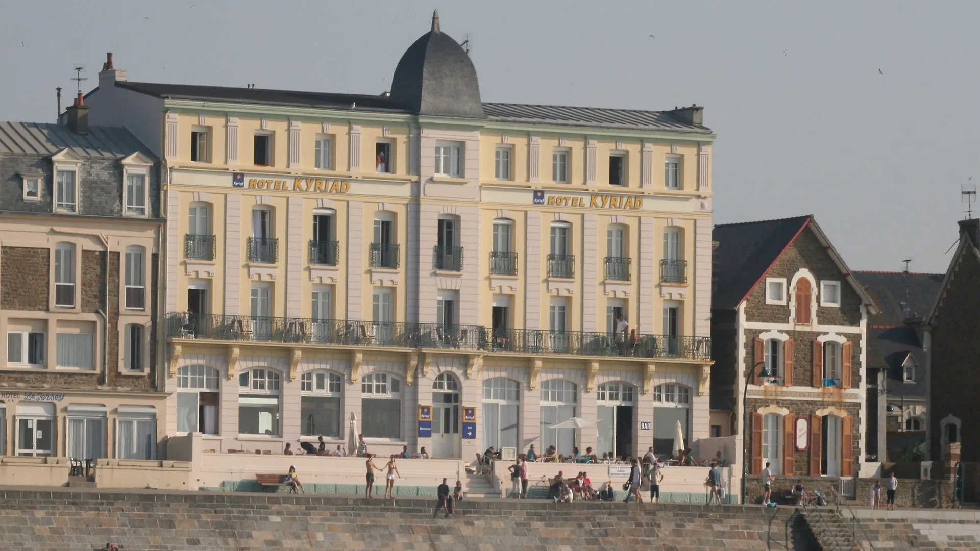 Où Dormir au Sillon, Saint-Malo : 3 Hôtels Centraux Face à la Mer