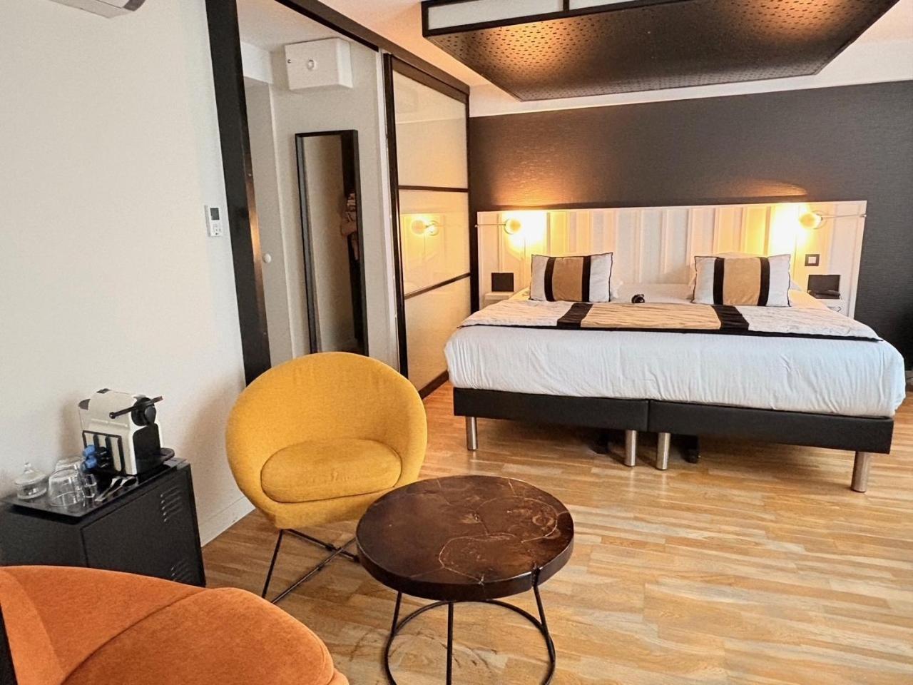 Où Séjourner à La Rochelle : 4 Hôtels Romantiques au Centre-ville